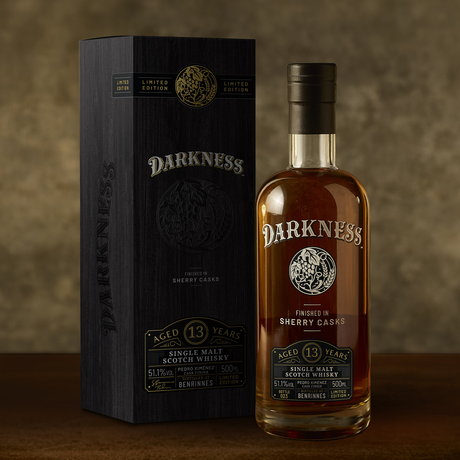 Darkness Whisky - Lara Caiulo